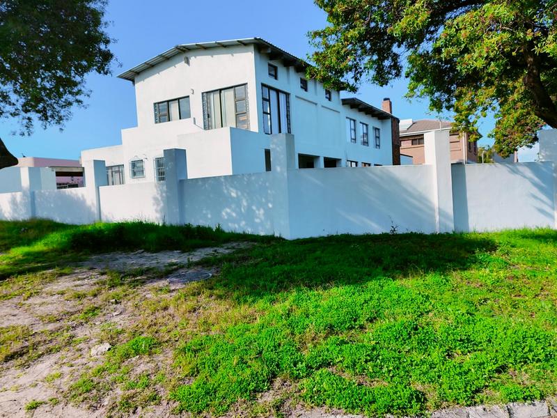 16 Bedroom Property for Sale in Belhar Western Cape